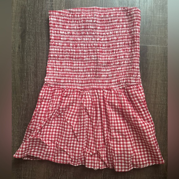 Red & White Strapless Smocked Bodice Mini Dress - Picture 4 of 6
